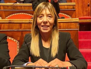SCUOLA, AL VIA DA GENNAIO IL PIANO VALDITARA, SENATRICE MINASI: «GRAZIE ALL’IMPEGNO DEL MINISTRO ANNULLEREMO IL GAP NELL’APPRENDIMENTO SCOLASTICO TRA NORD E SUD»