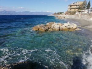  ANCADIC: Ripascimento naturale del litorale di Lazzaro: atavico problema da noi sollecitato e solite risposte: il Comune di Motta San Giovanni deve provvedere. Noi cittadini aspettiamo pazienti e preoccupati.