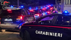 NDRANGHETA, OPERAZIONE MILLENNIUM : MAXI operazione ALL’ALBA. I CARABINIERI DI REGGIO CALABRIA, coordinati dalla direzione distrettuale antimafia, stanno eseguendo 97 provvedimenti cautelari.